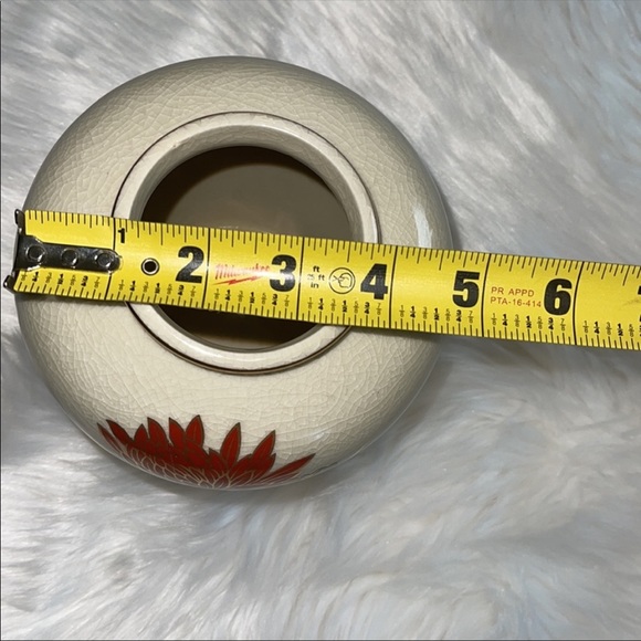 OMC Japanese Porcelain Vase EUC - Picture 10 of 11